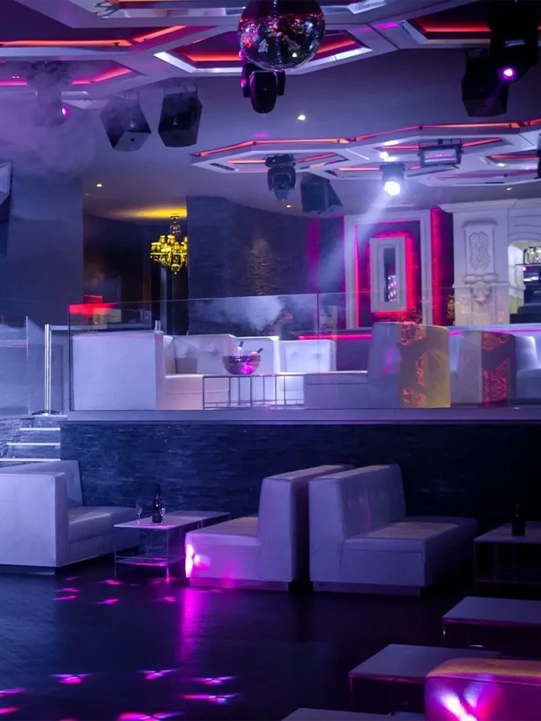 sachin and babi light blue dress Cancun Nightlife: Clubs and Hotspots You Don't Want to Miss -